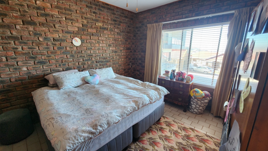 5 Bedroom Property for Sale in Dana Bay Western Cape